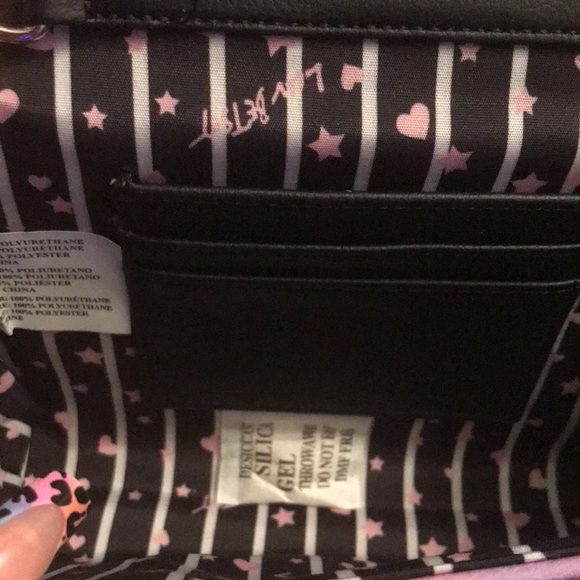 Pretty purse 👜 💜 - Picture 6 of 12